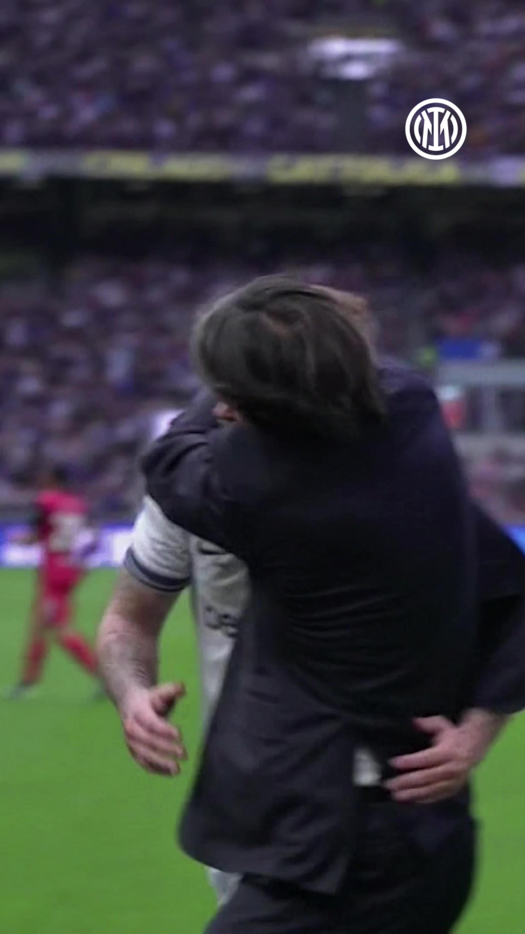 太銷魂，網(wǎng)友：阿瑙托維奇這腳傳球的確值得小因又摟又親